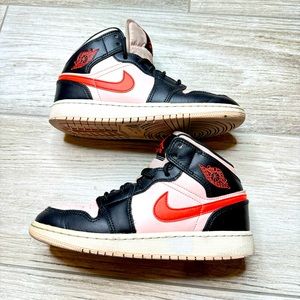 AIR JORDAN 1 Mid GS Crimson & Pink Size 3.5